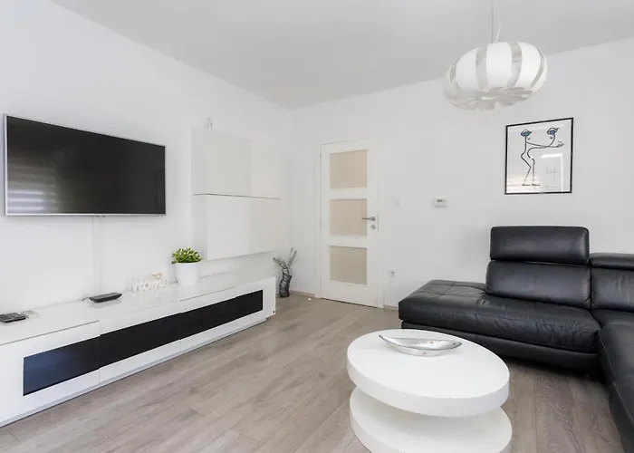 아파트 Laura 크르크